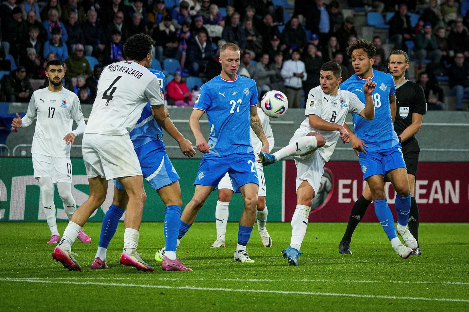 „Þetta er nefnilega svokallaður Bakúvörður“