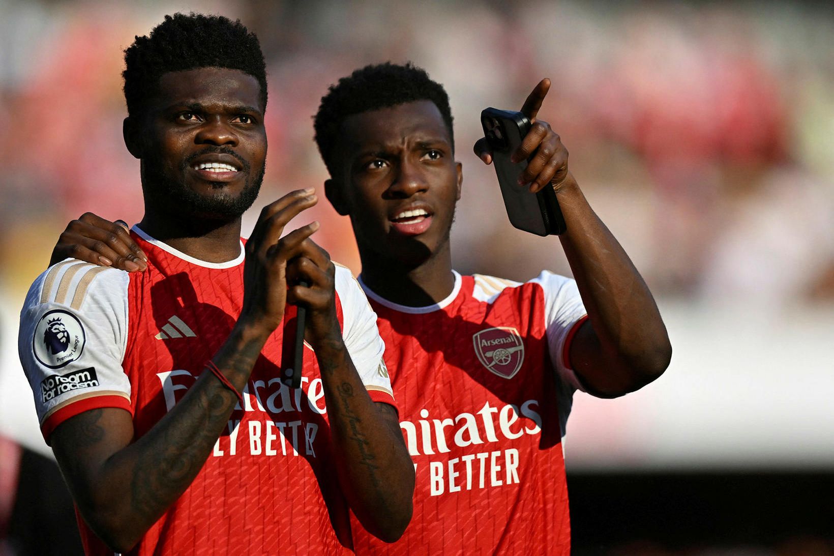 Thomas Partey, til vinstri, ásamt Eddie Nketiah.