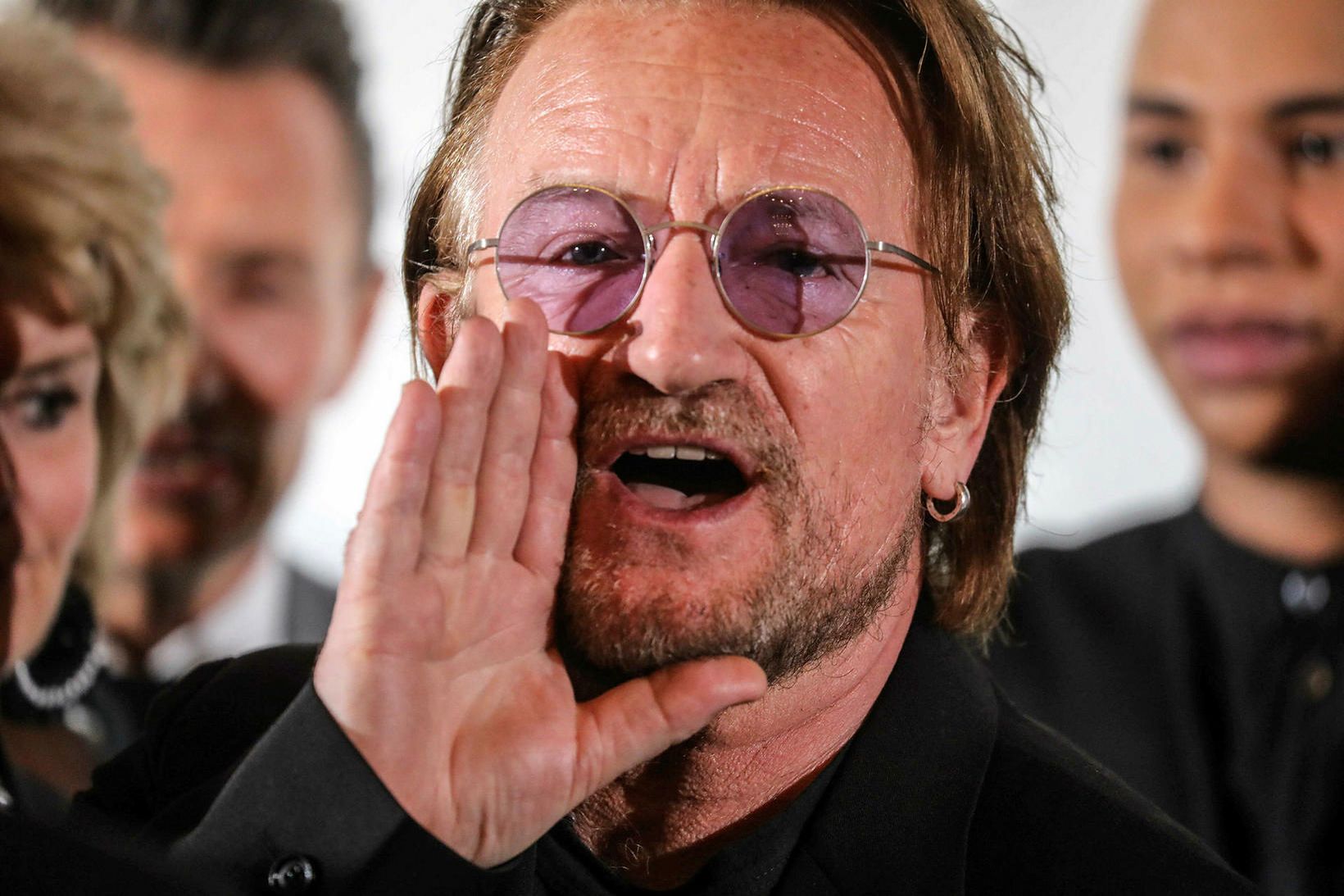Bono er aðalsöngvari hljómsveitarinnar U2.