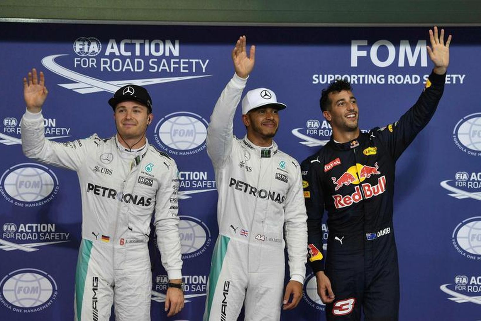 Fyrstu þrír eftir tímatökuna í Abu Dhabi, (f.v.) Nico Rosberg, …