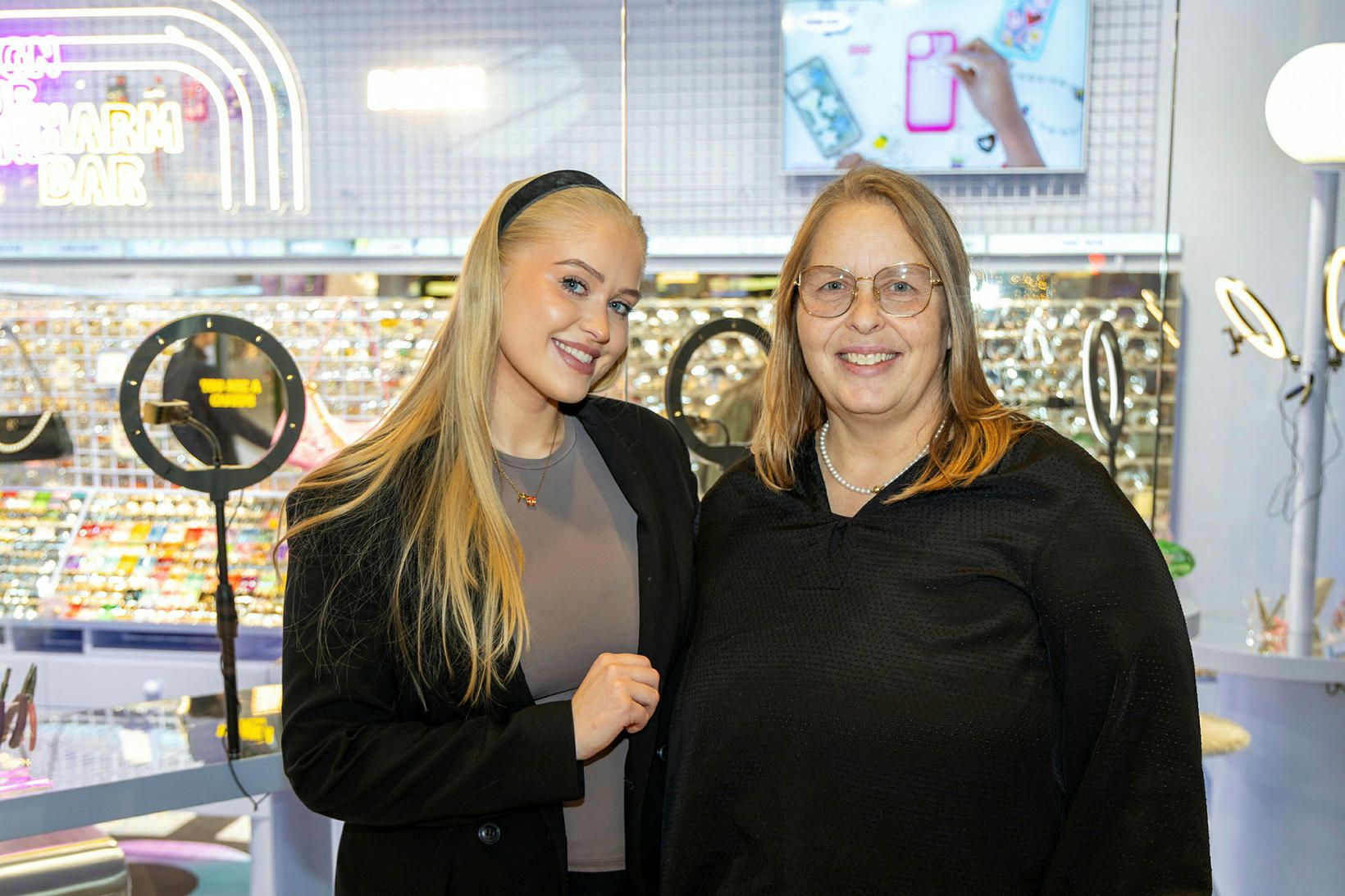 Sveinbjörg Birna opnaði föndurbúð í Kringlunni ásamt dóttur sinni