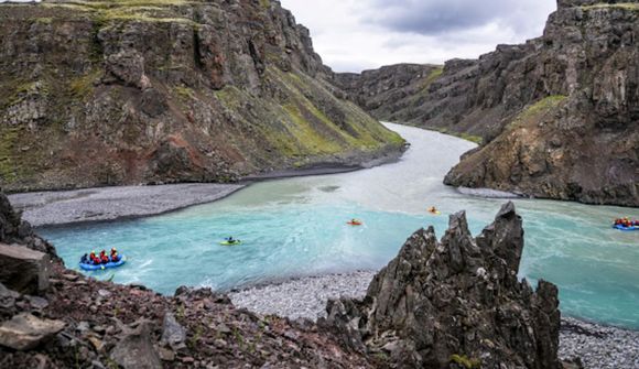 Best að þingmenn færu í flúðasiglingu til að átta sig