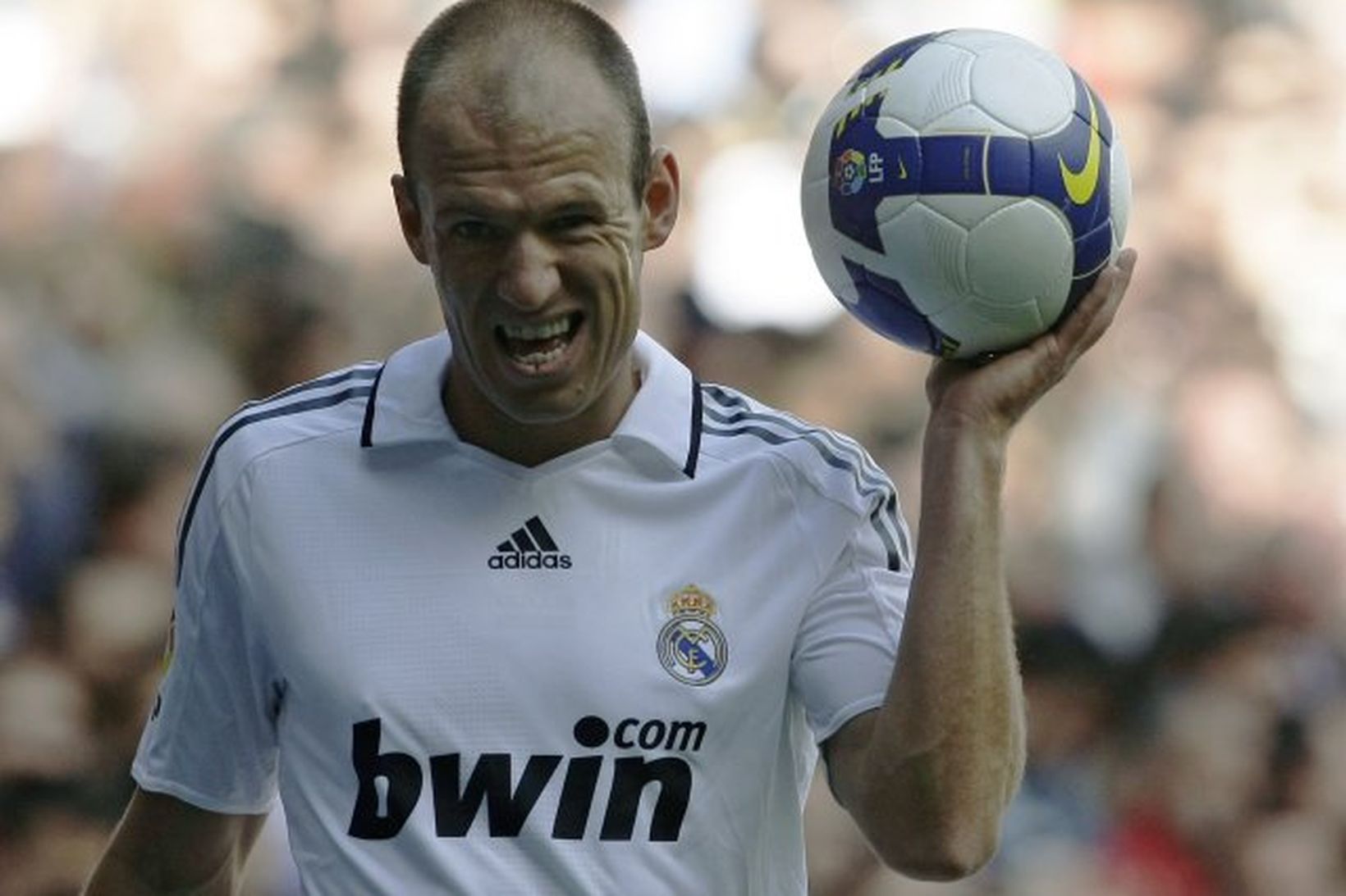 Arjen Robben gæti farið frá Real Madrid í sumar.