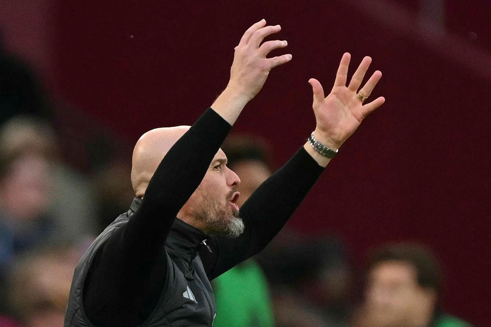 Erik ten Hag lætur í sér heyra á hliðarlínunni í …