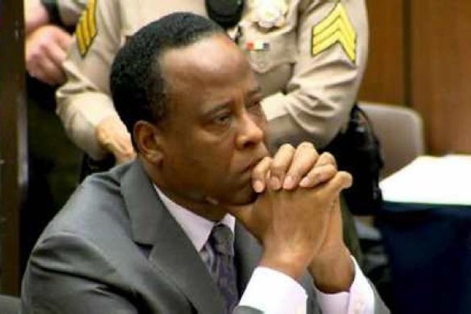 Conrad Murray í réttarsal.