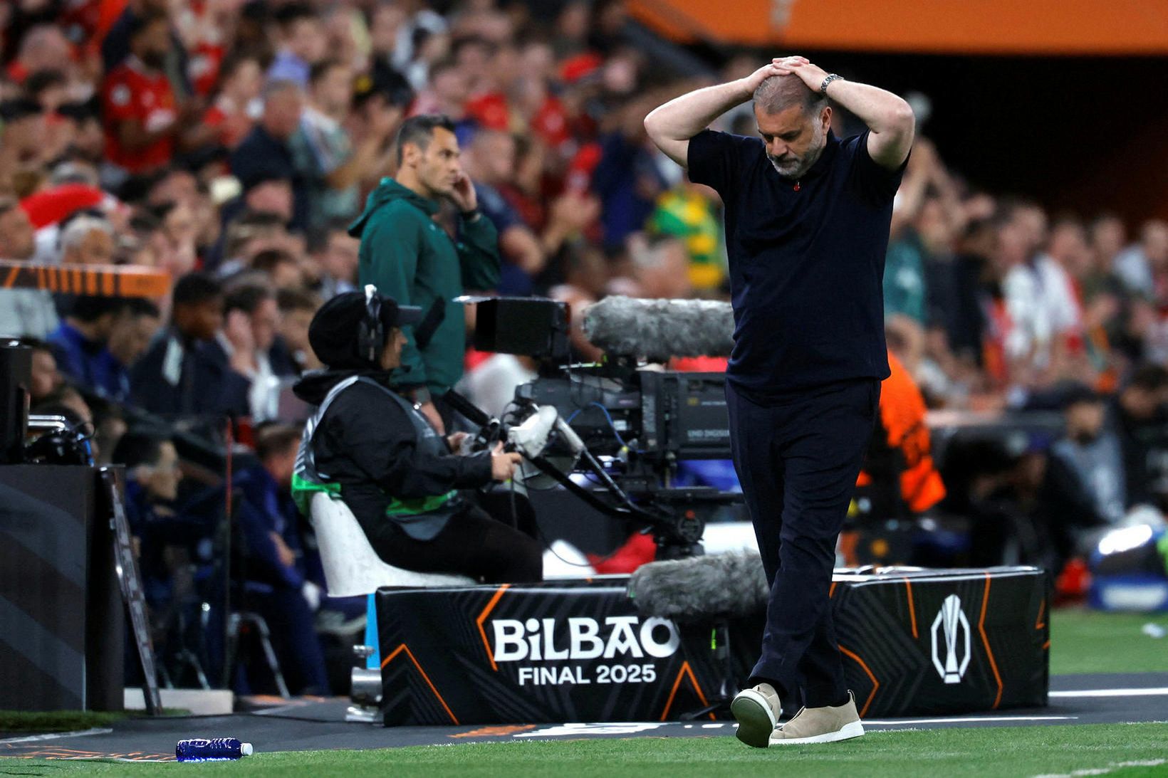 Ange Postecoglou á hliðarlínunni í úrslitaleiknum.