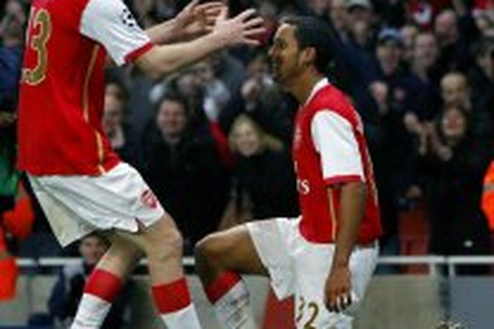 Theo Walcott og Alexander Hleb voru báðir á skotskónum í …