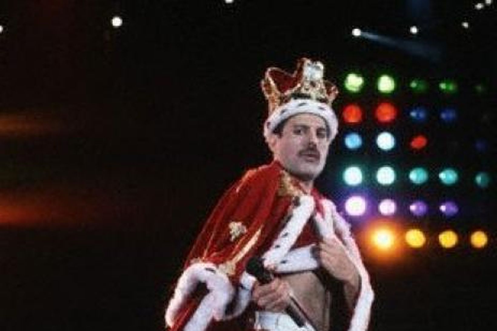 Freddie Mercury var með flotta sviðsframkomu