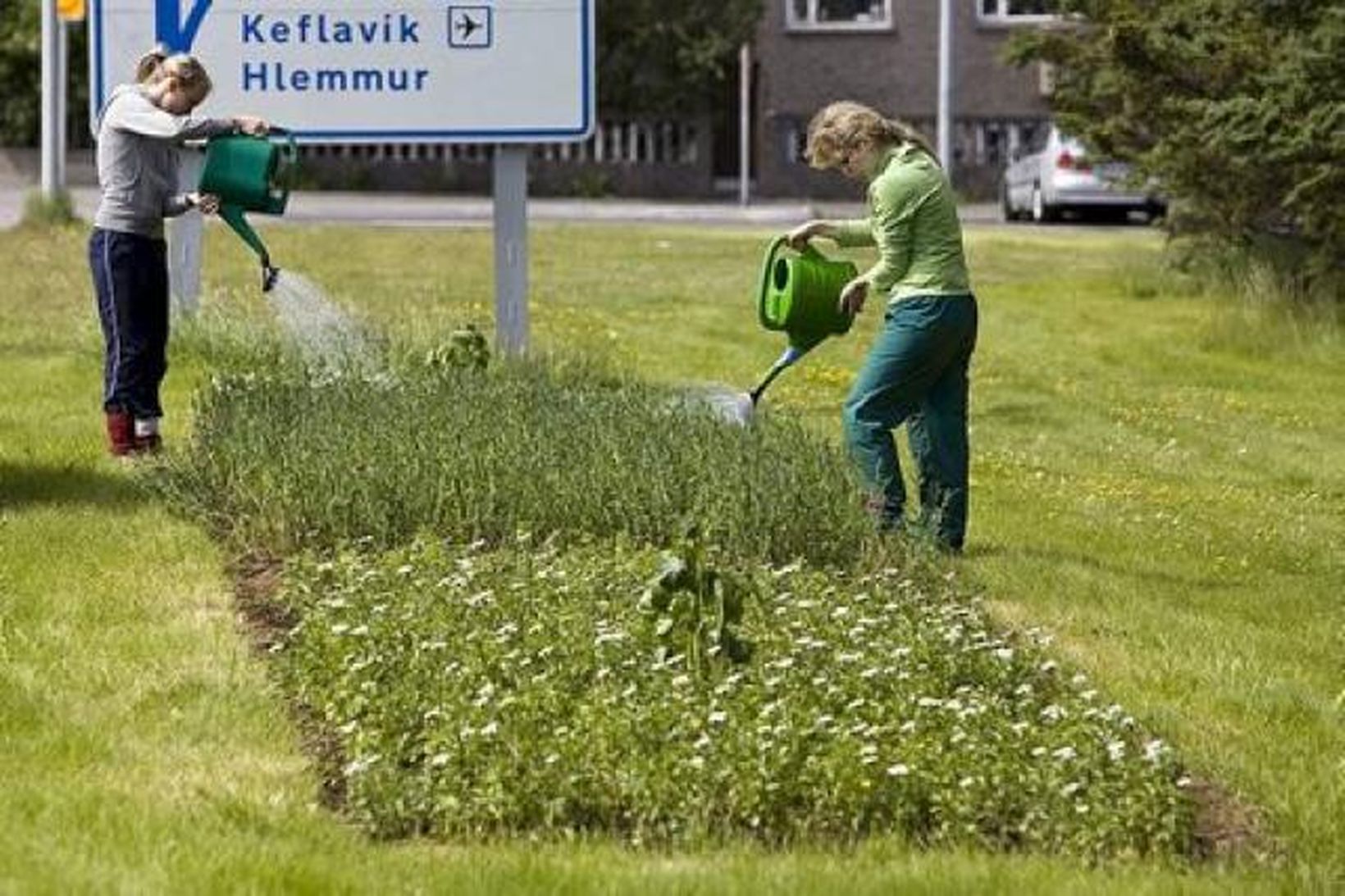 Landsmenn nutu góða veðursins.