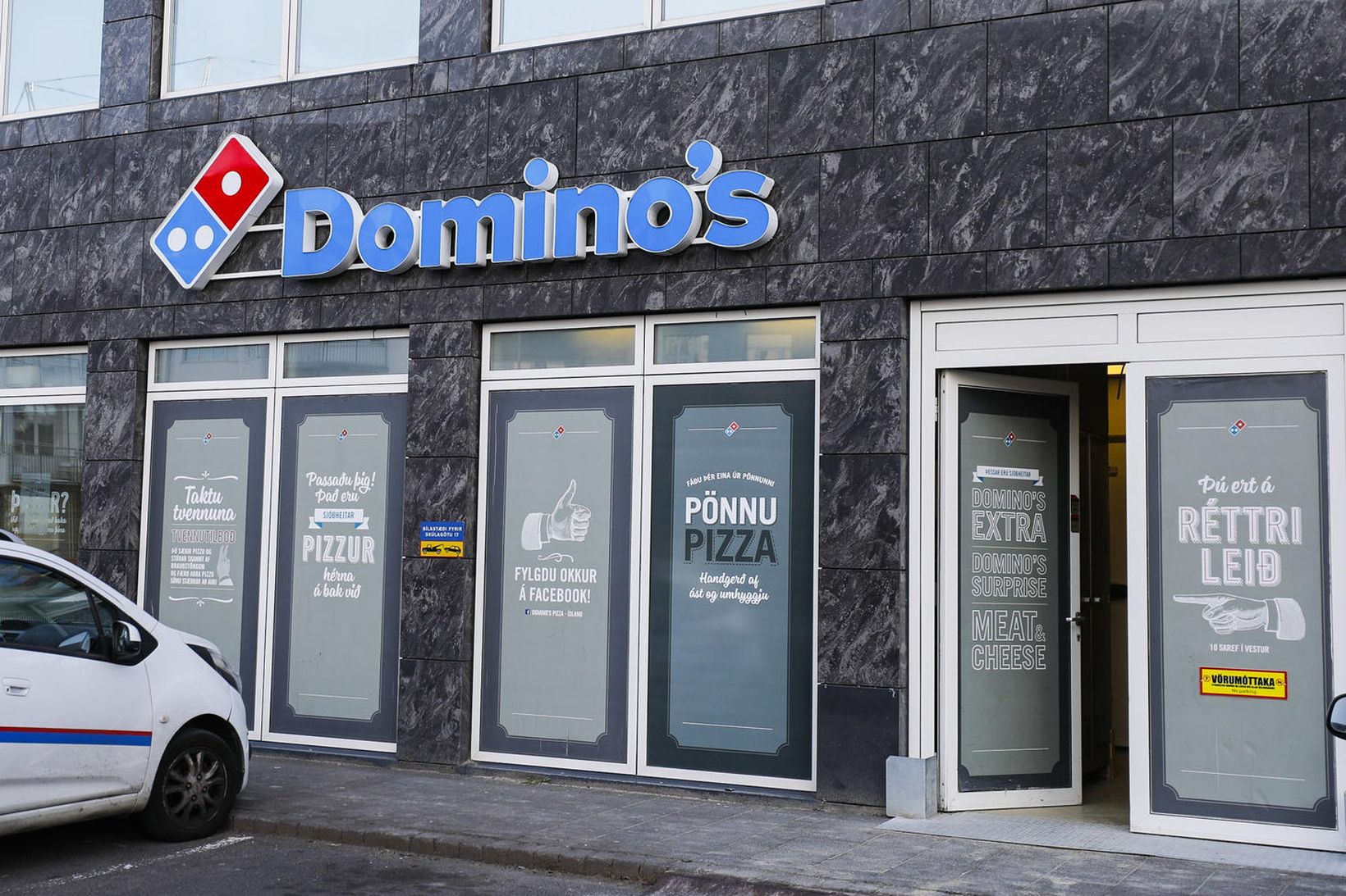Domino's.