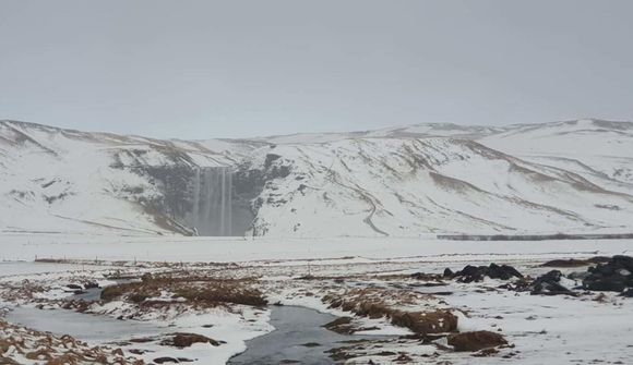 Ferðamönnum vísað frá Skógafossi vegna flóðahættu