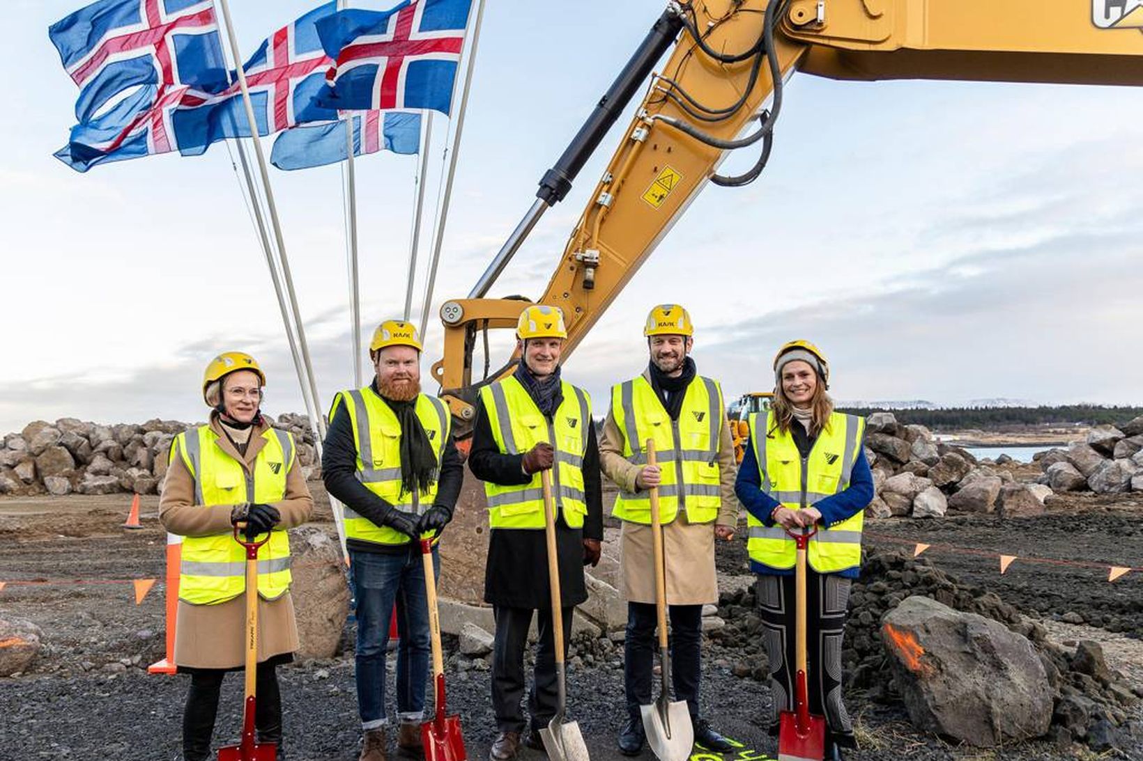Mikið var um dýrðir þegar framkvæmdir hófust við landfyllingar fyrir …
