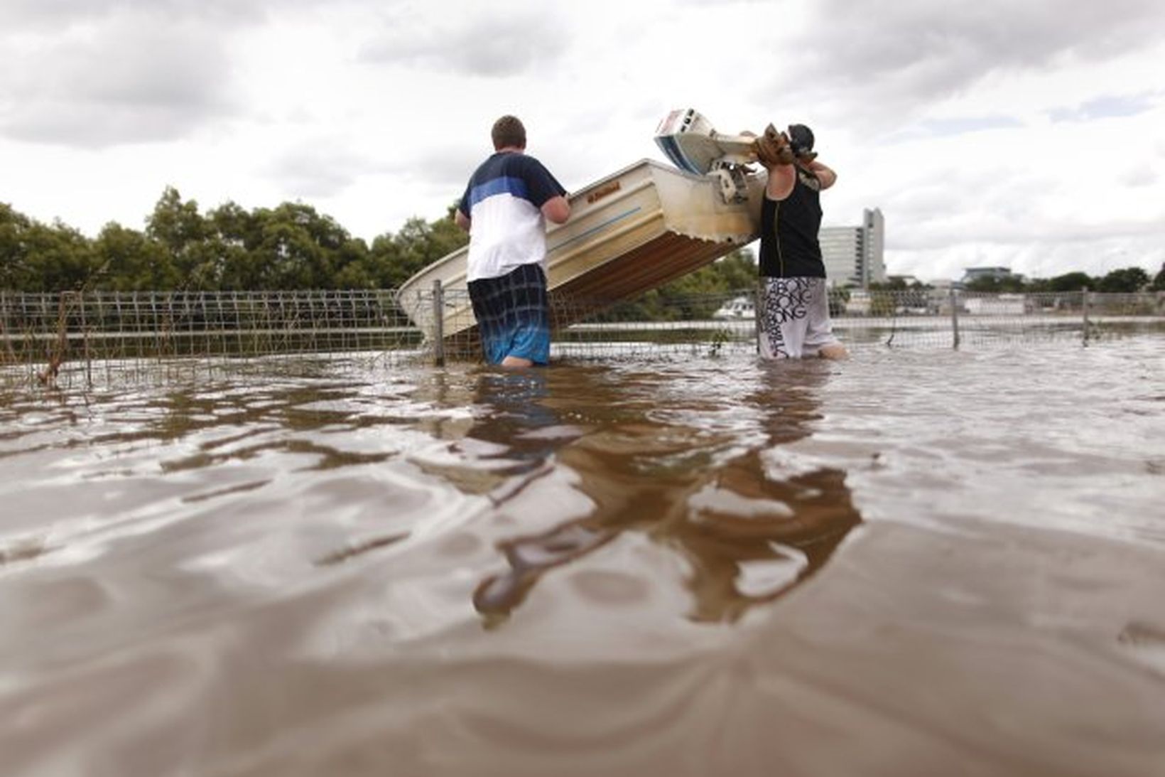 Flóðin hafa sjatnað í Brisbane en þá fer að flæða …