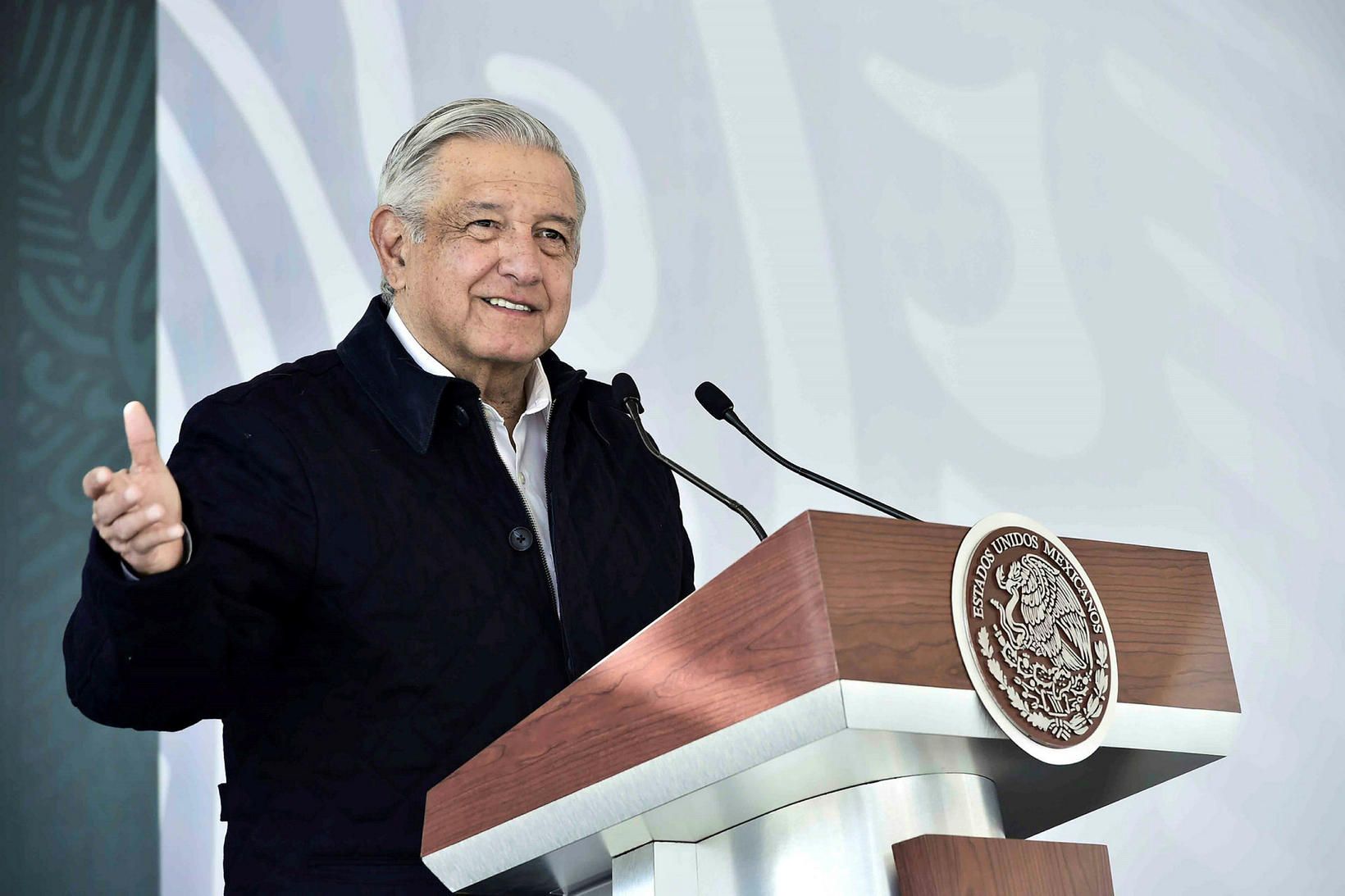Andres Manuel Lopez Obrador er hann flutti ræðu í gær.