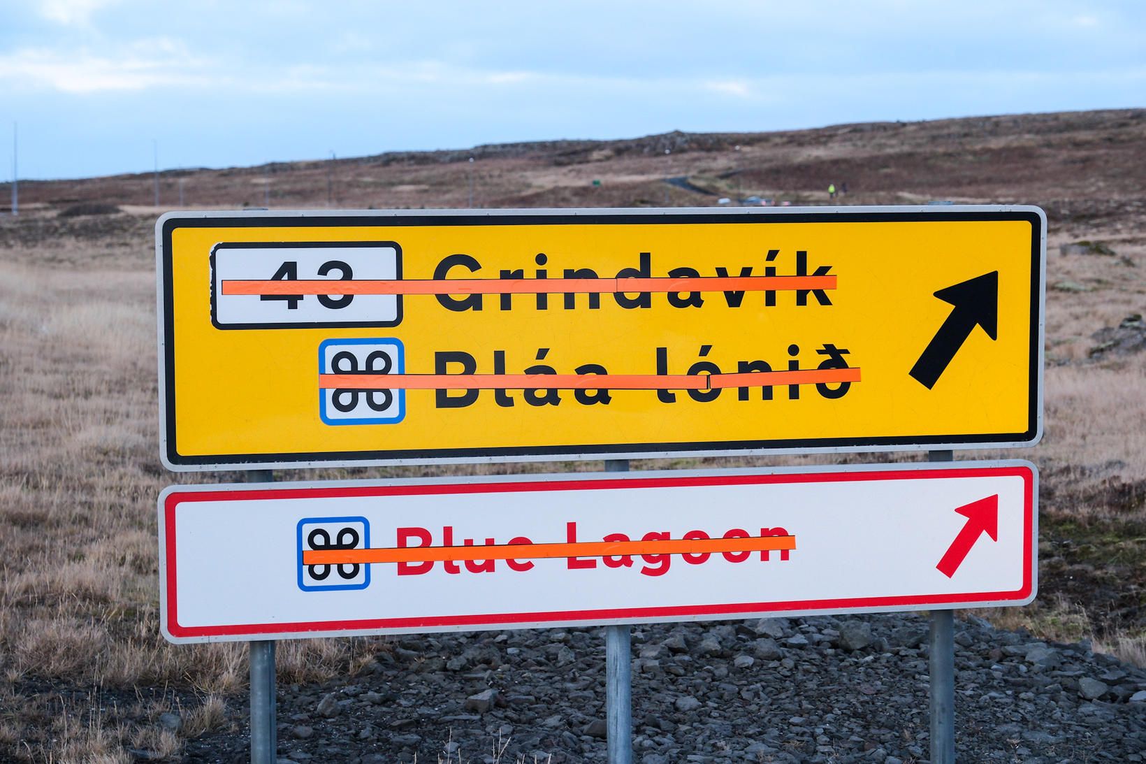 Eins og sjá má er búið að strika aftur yfir.