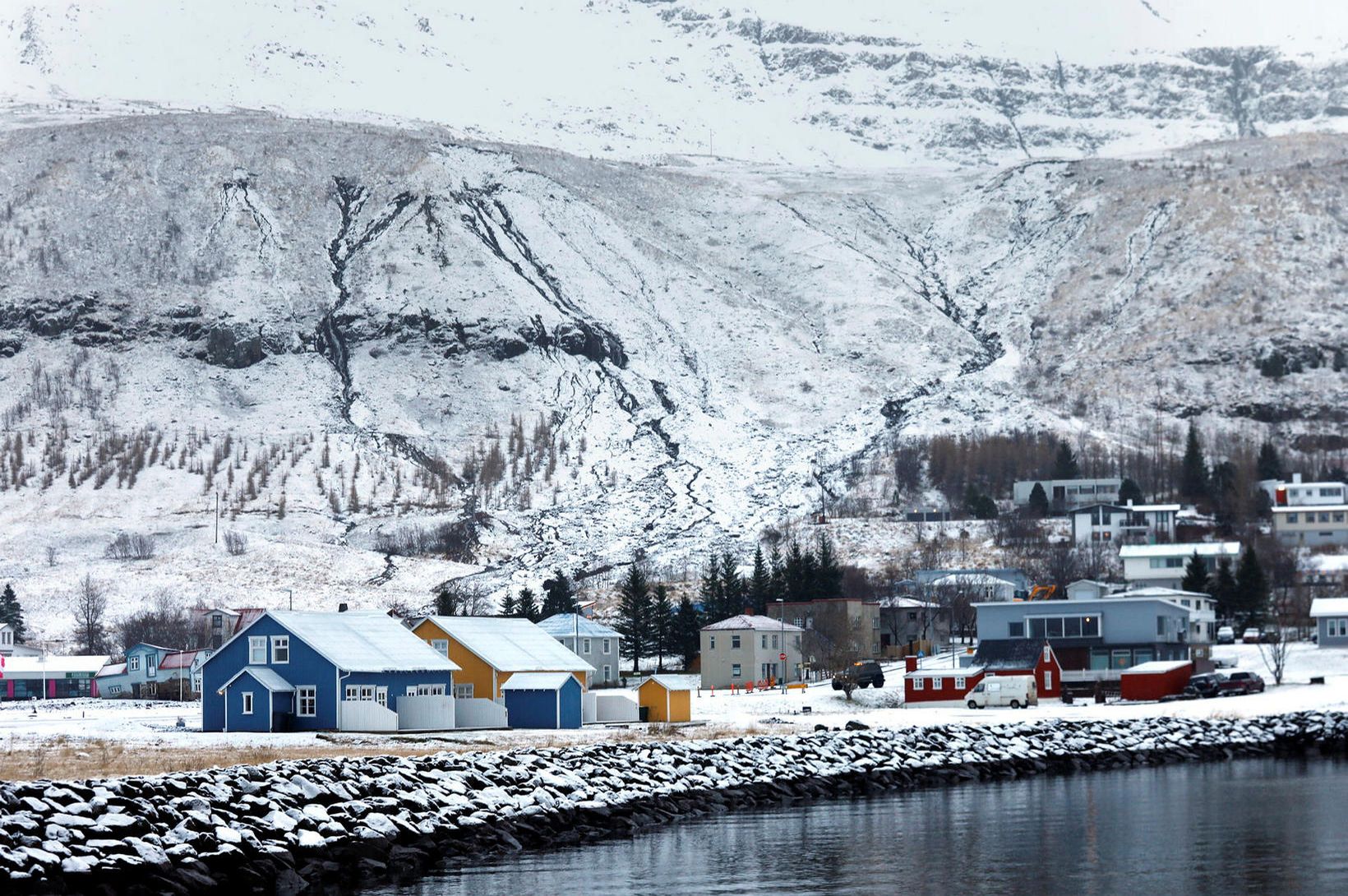 Ganga í hús sem á að rýma á Seyðisfirði