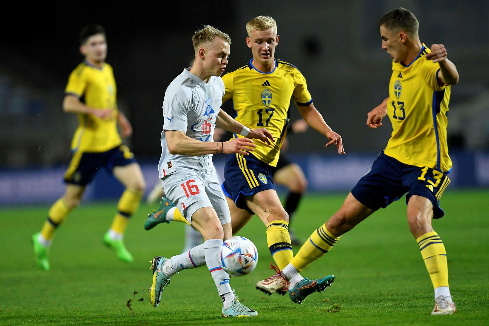 Dagur Dan Þórhallsson í leik með íslenska landsliðinu.