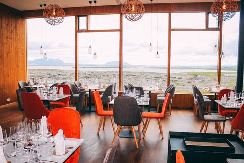 Fosshótel Mývatn also features a restaurant seating 120 people and an on-site bar with views of the lake.