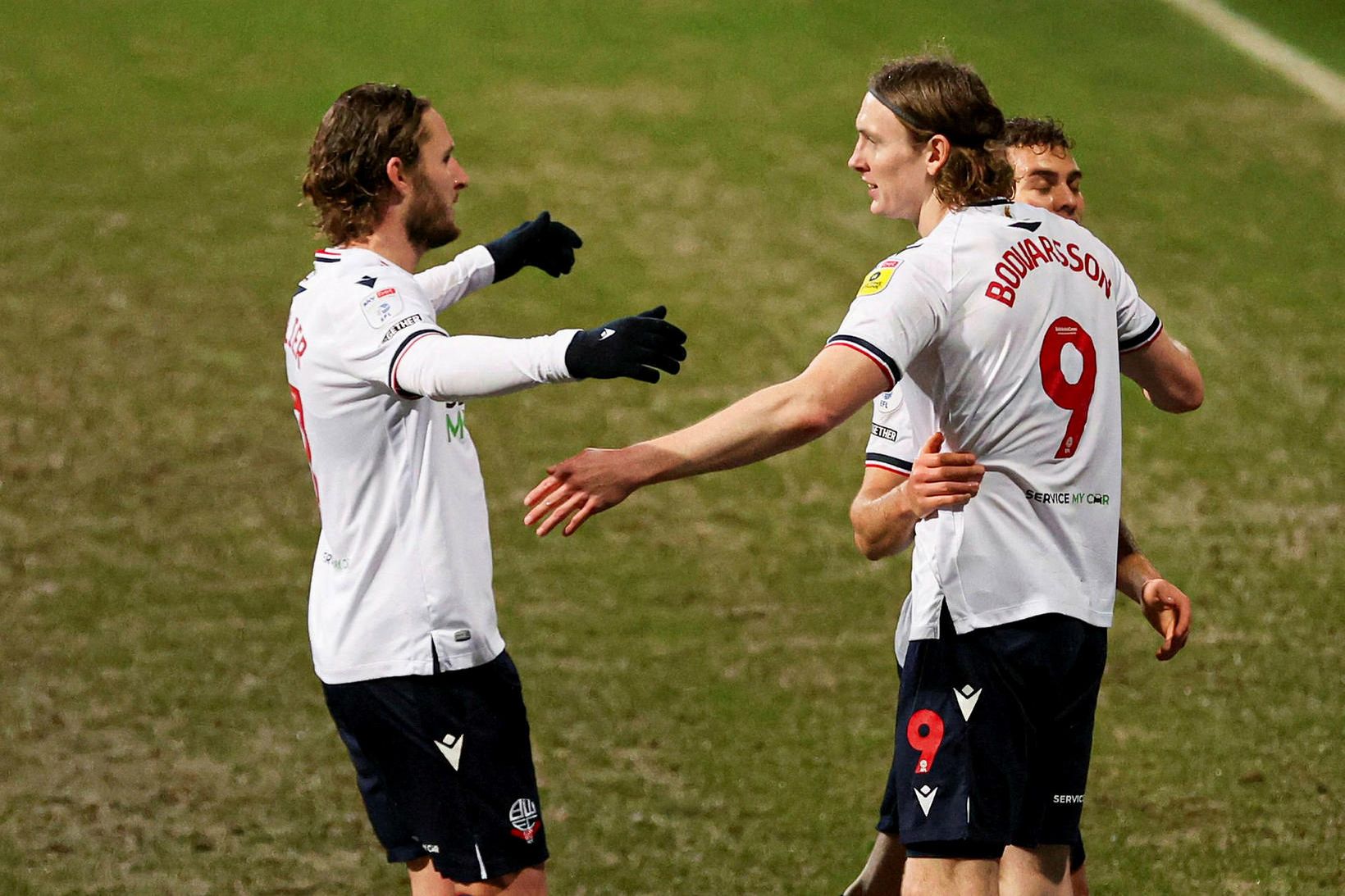 Jón Daði Böðvarsson fagnar marki í leik með Bolton.