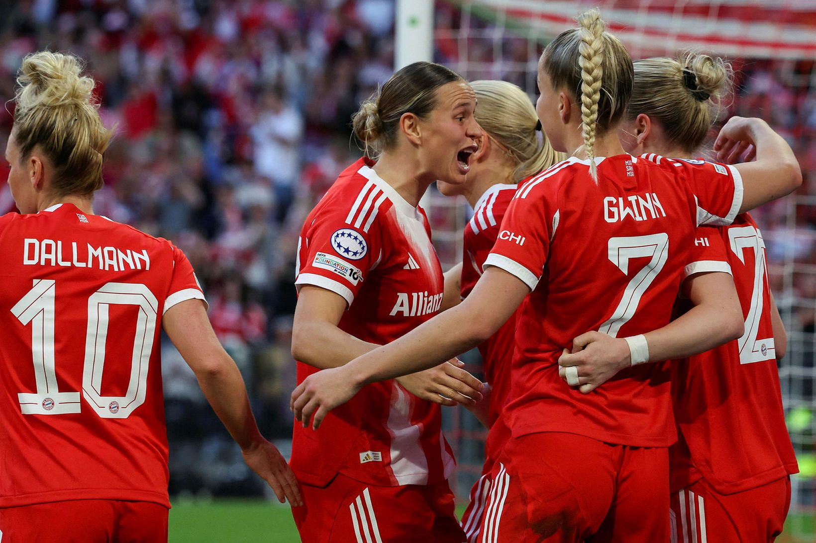 Tíu leikmenn Bayern héldu út gegn Barcelona