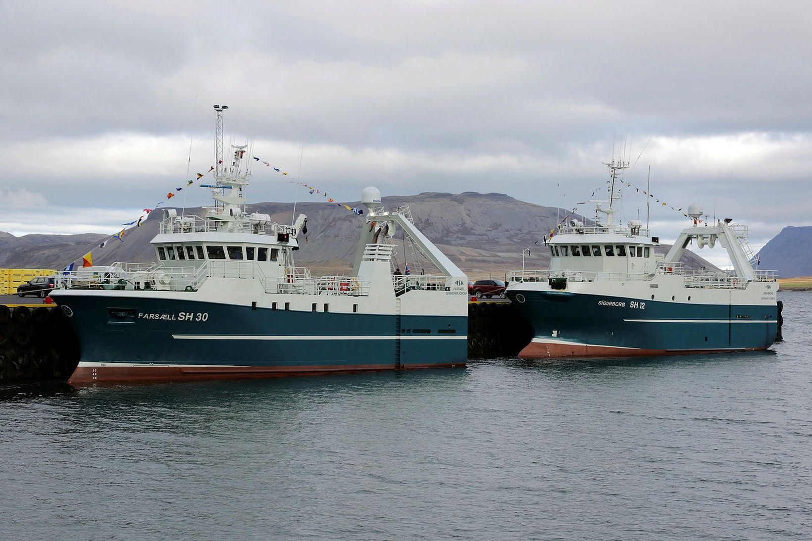 Grundarfjarðarskipin Farsæll SH 30 og Sigurborg SH komu til hafnar …