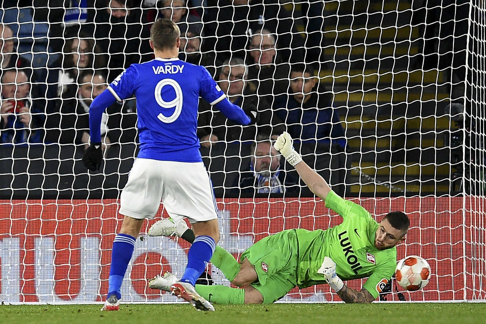 Jamie Vardy tókst ekki að koma boltanum framhjá markverði Spartak …