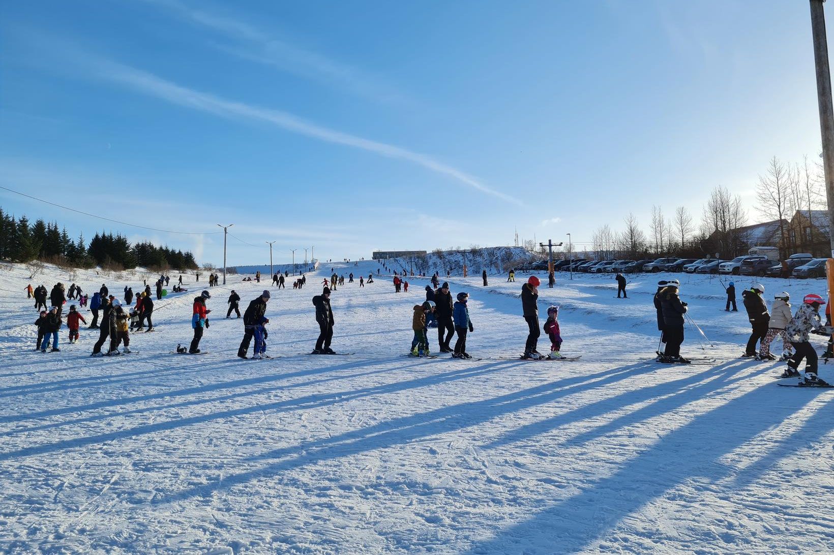 Talsverður fjöldi var mættur í Breiðholtsbrekkuna í dag, enda veður …