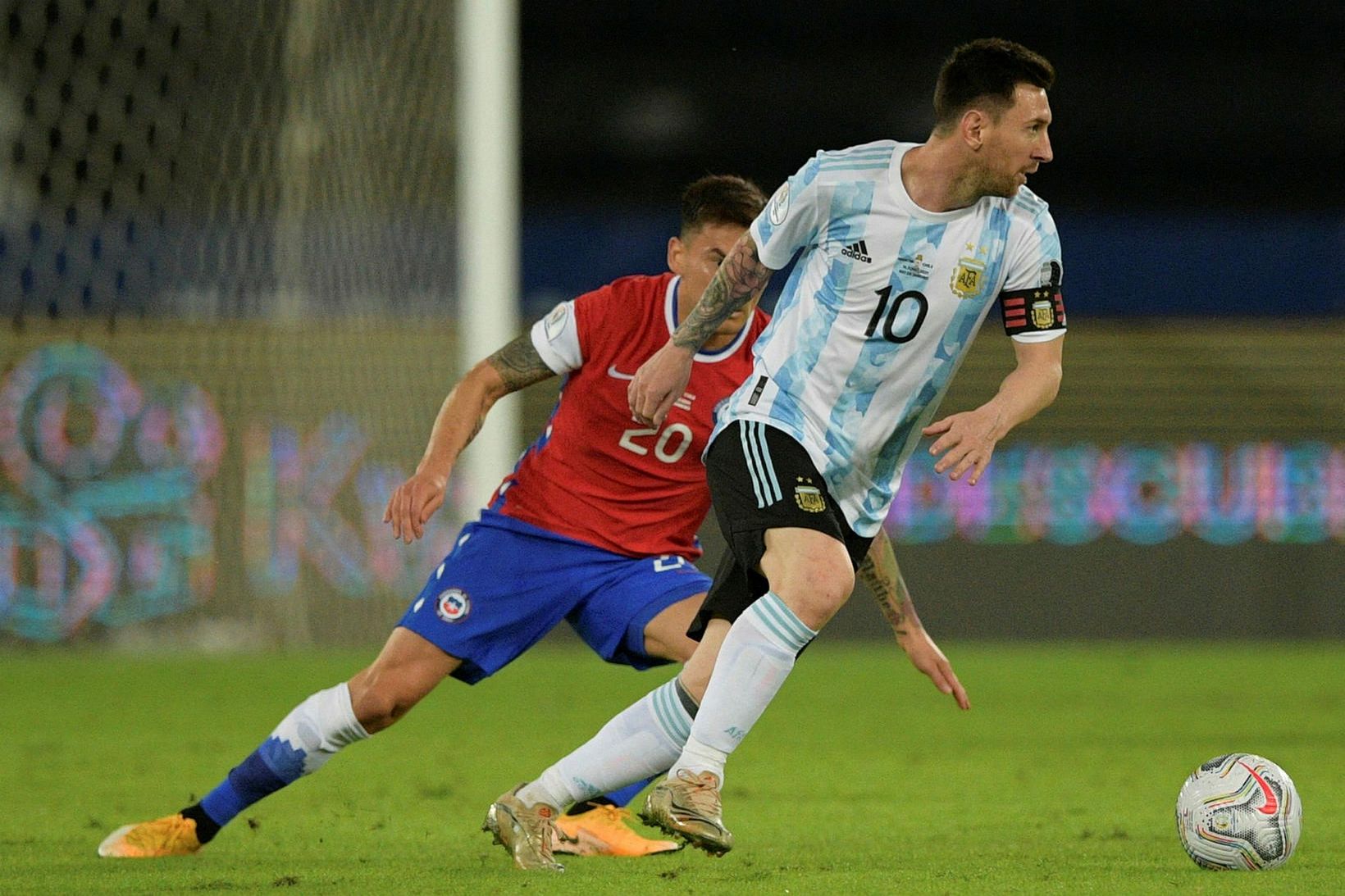 Lionel Messi skoraði beint úr aukaspyrnu.