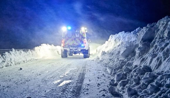 Grindavíkurvegur er lokaður 