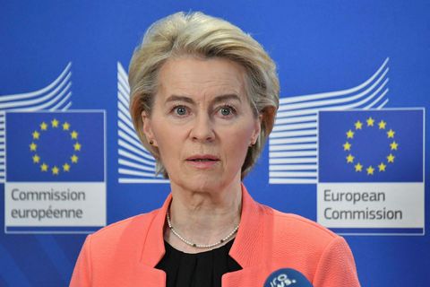 Ursula von der Leyen, forseti framkvæmdastjórnar Evrópusambandsins, er í vandræðum vegna smáskilaboða.