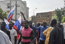 Margir rússneskir fánar hafa verði á lofti á götum Niamey, höfuðborgar Níger, síðan valdaránið var …