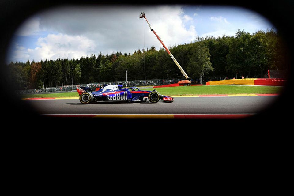 Brendon Hartley á Toro Rosso á ferð í Spa-Francorchamps í dag.