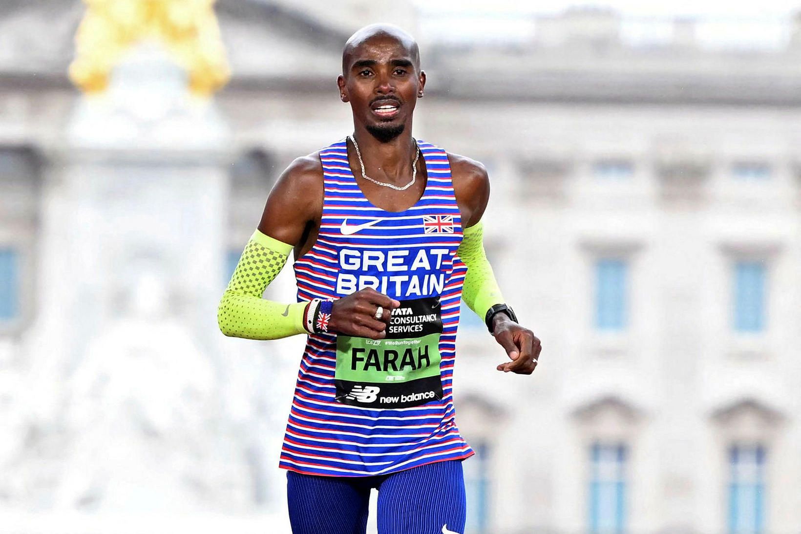 Sir Mo Farah við keppni í London-maraþoninu í gær.