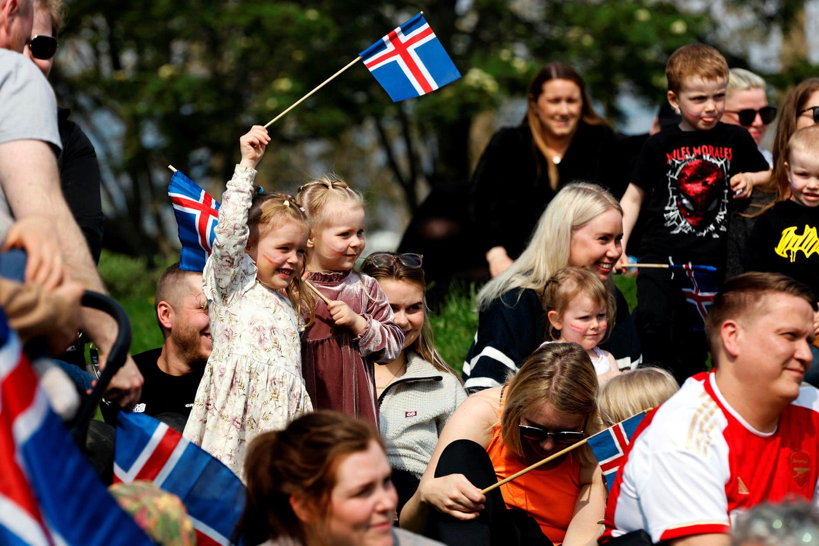 Alls fagna 244 Íslendingar afmæli sínu í dag, á hlaupársdag.