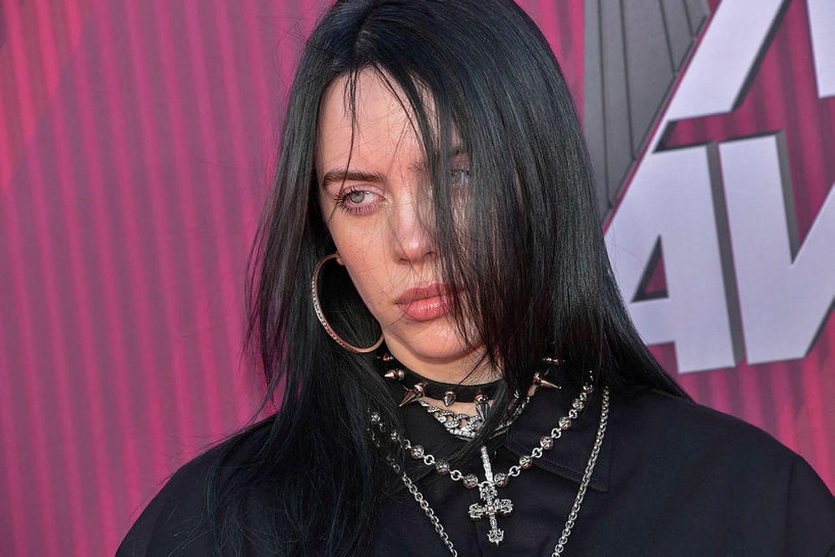 Goth-drottningin Billie Eilish er einungis 17 ára gömul en trónir …