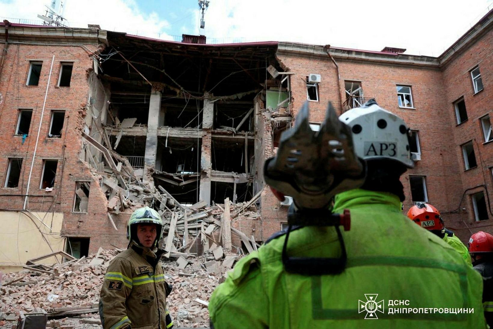 Tala látinna hækkar eftir árásir næturinnar