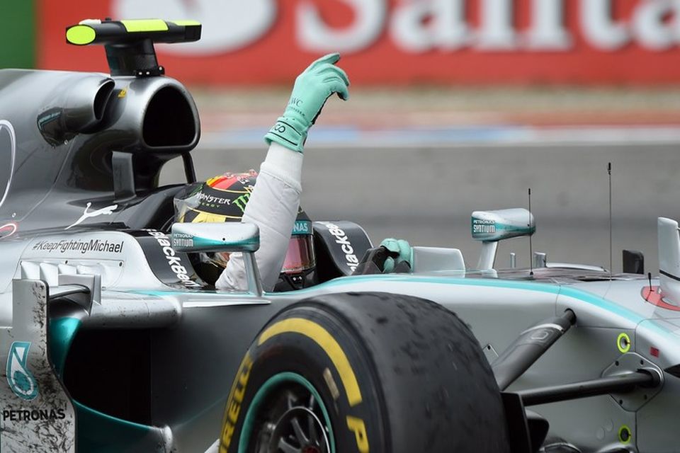 Nico Rosberg fagnar sigri á innhring í Hockenheimring.