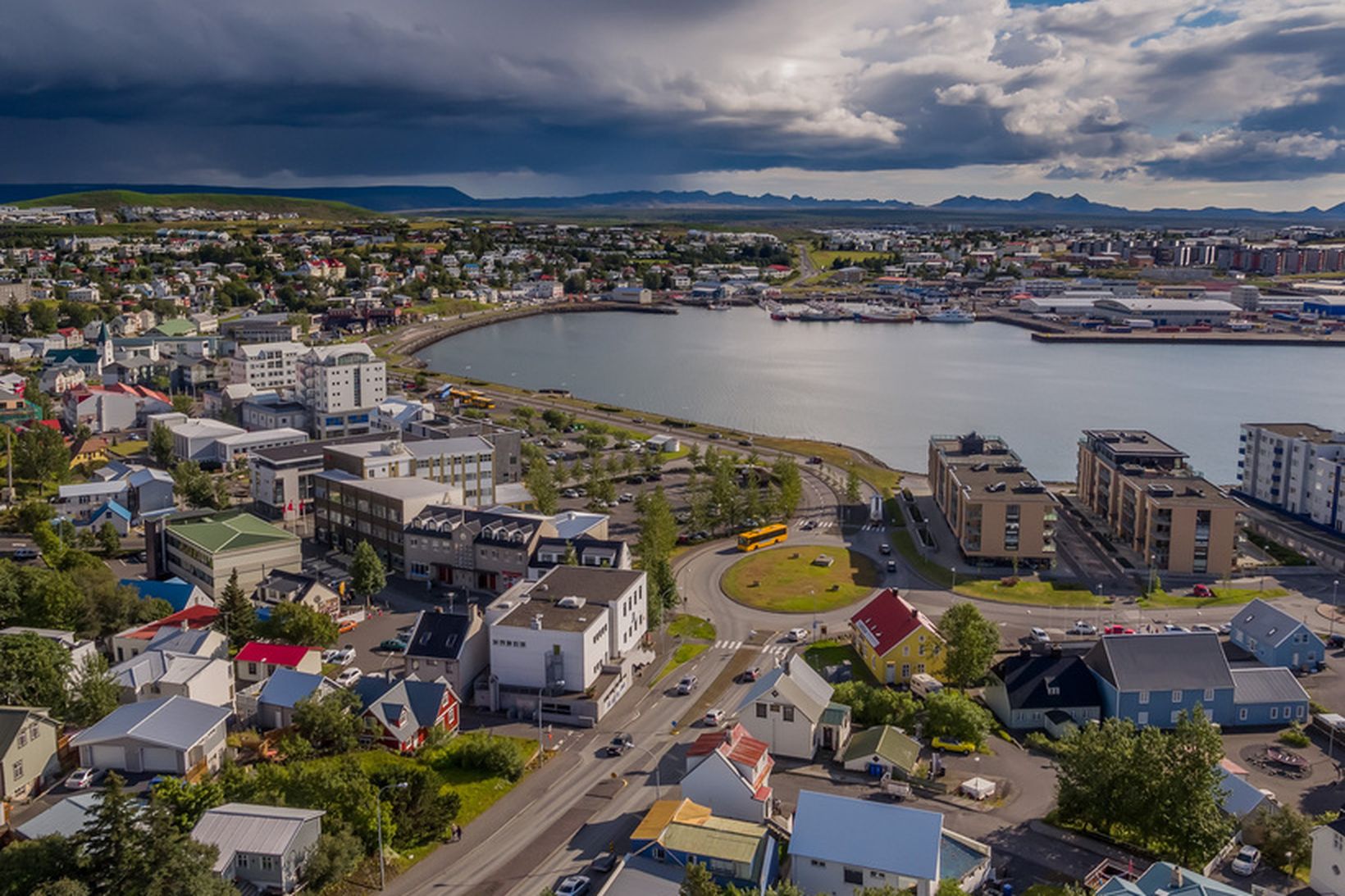 Hafnarfjörður hefur hlotið vottað jafnlaunamerki frá velferðarráðuneytinu.