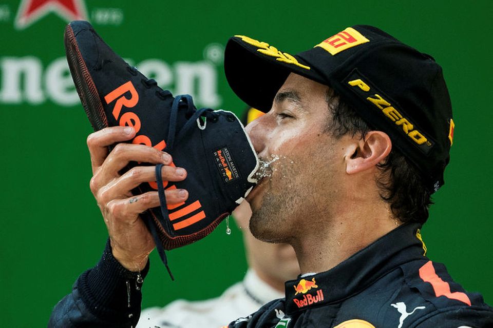 Sigurskál drakk Daniel Ricciardo úr keppnisskóm sínum sem áður.