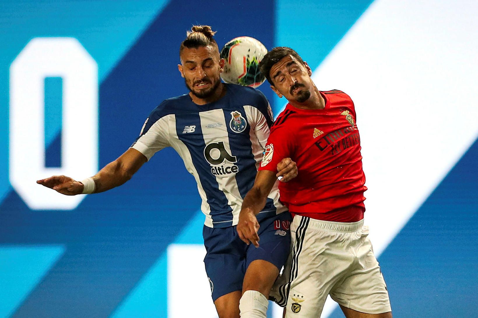 Alex Telles í leik með Porto í ágúst.