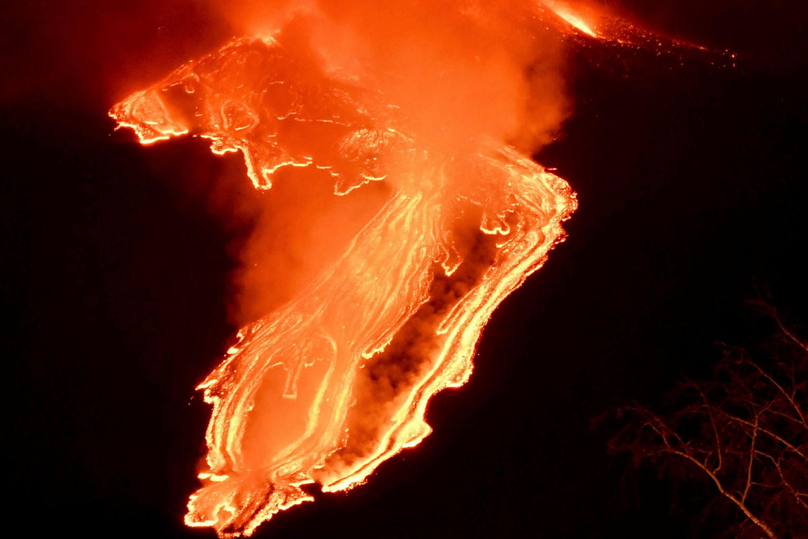 Eldgos í Etnu árið 2021.