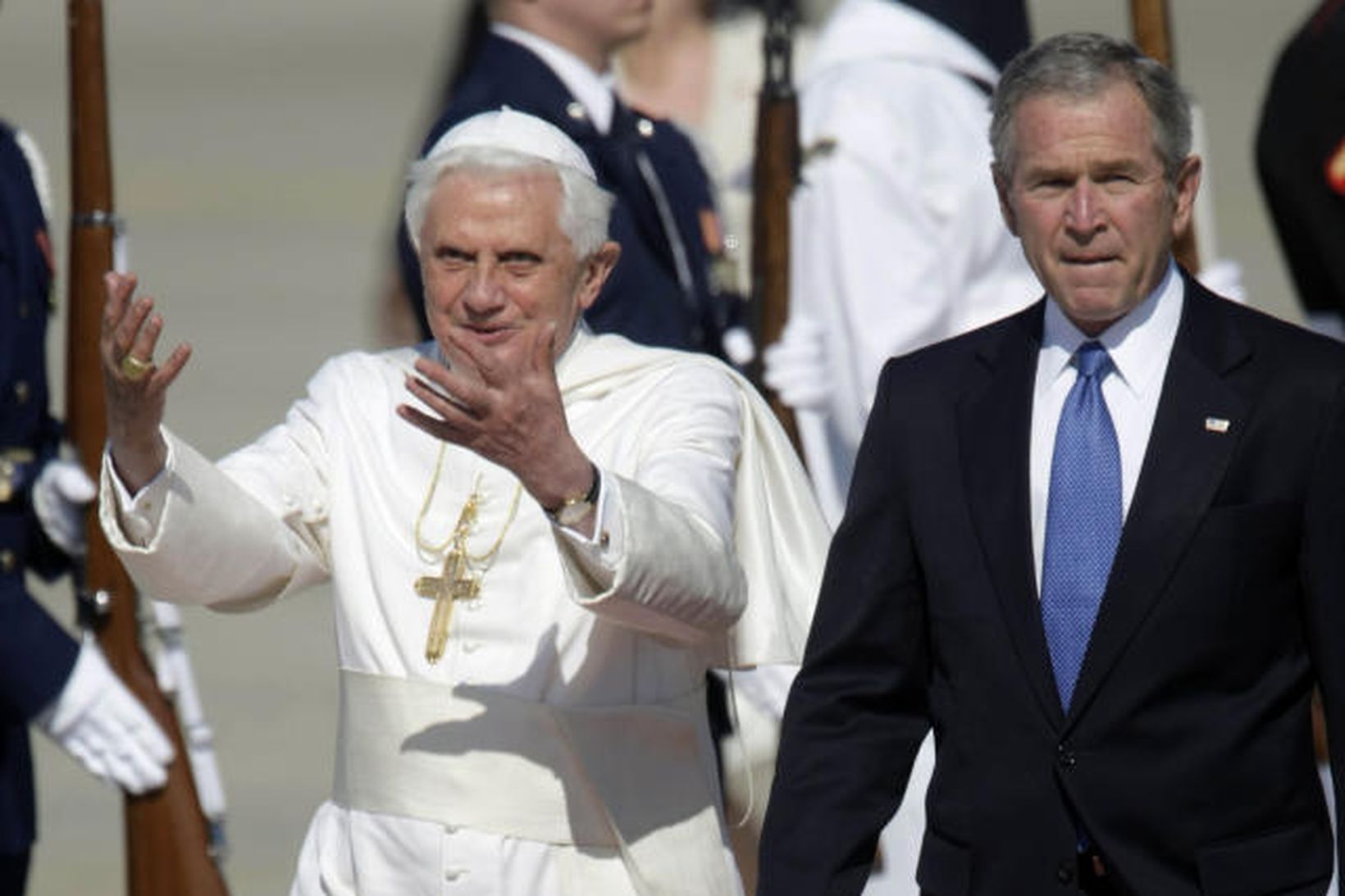 Benedikt XVI páfi og George W. Bush Bandaríkjaforseti.