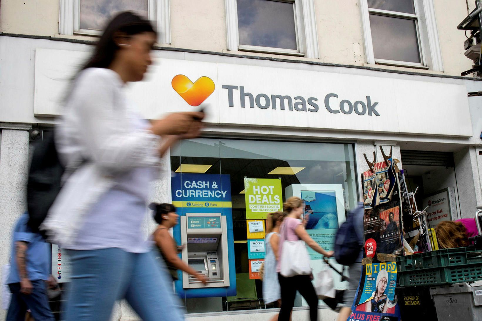 Ein af skrifstofum ferðaþjónustufyrirtækisins Thomas Cook í London. Rúmlega 150.000 …