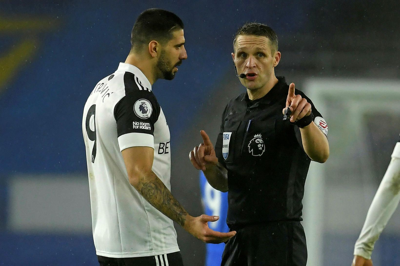 Það gengur lítið hjá Aleksandar Mitrovic og félögum í Fulham …