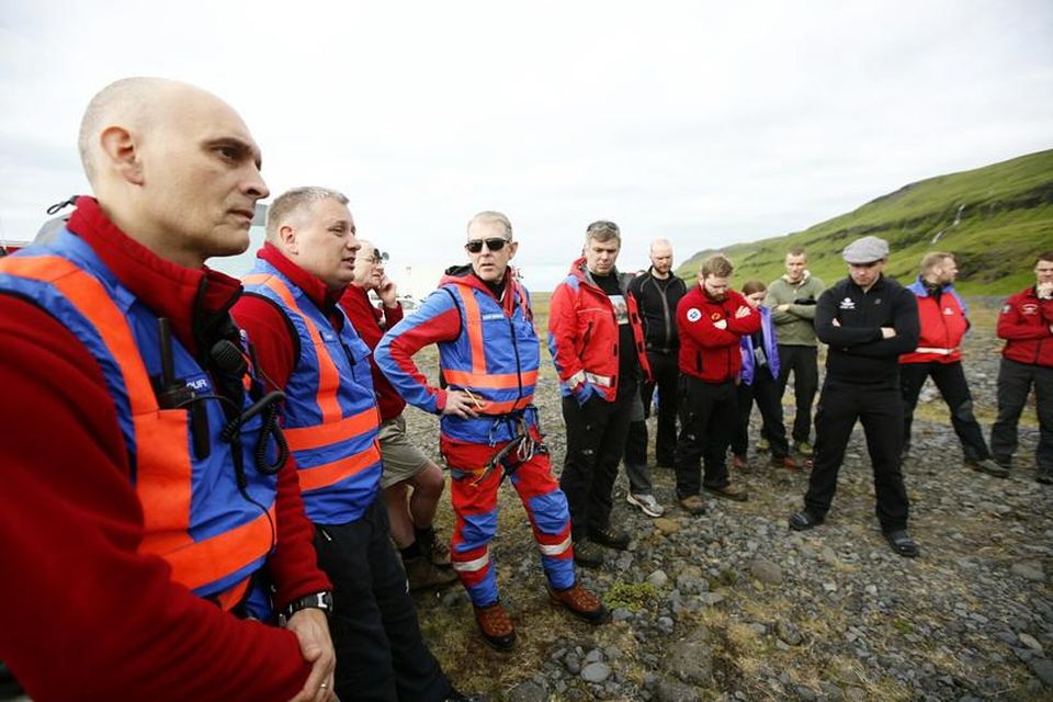 Björgunarsveitarmenn fóru yfir aðgerðir dagsins á fundi klukkan níu í morgun.