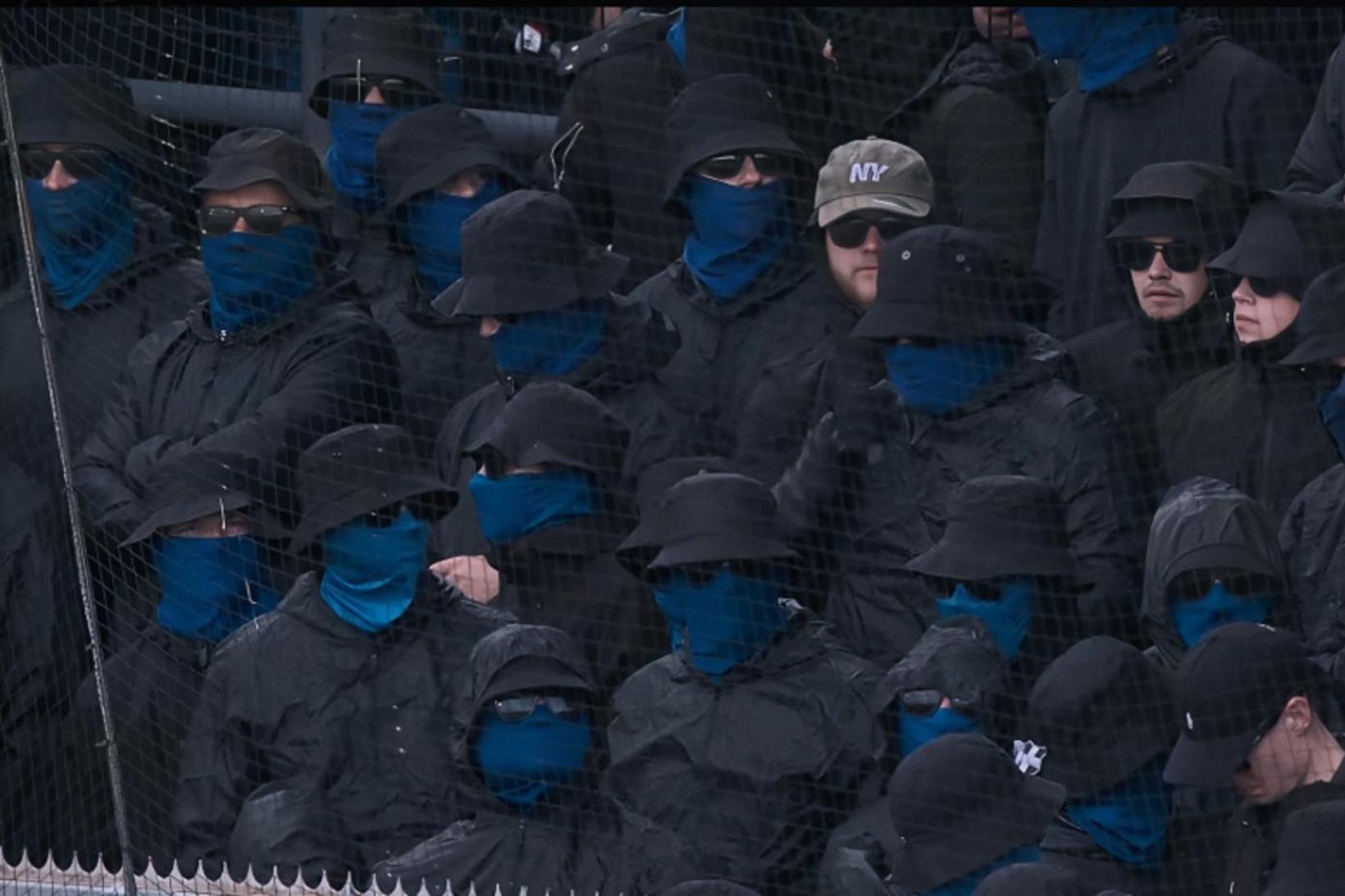 Leik Íslendingaliðsins frestað eftir óvenjulegt atvik