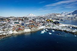 Einar Sveinbjörnsson, veðurfræðingur, segir skilyrði í Nuuk óheppileg til flugreksturs.