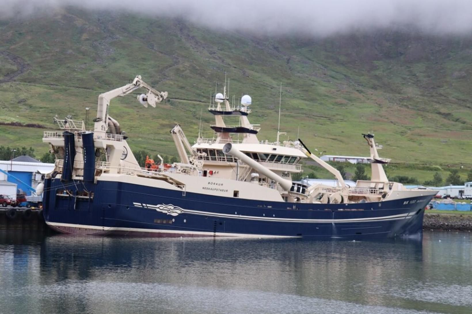 Börkur NK kom með 1.500 tonn af makríl til Neskaupstaðar.