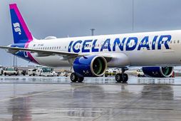 Esjan, fyrsta Airbus-þotan í flota Icelandair, við komuna í Keflavík 3. desember.