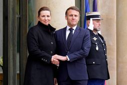 Metta Frederiksen, forsætisráðherra Dana, ræddi við Emmanuel Macron Frakklandsforseta í París.